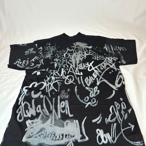 Balenciaga Black and Gray Short Sleeve Tee - Picture 3 of 3